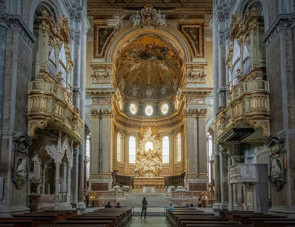 Entdeckung der Kathedrale von Neapel